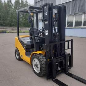 Дизельный вилочный погрузчик UN FD30T-NJM1
