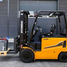 Вилочный электропогрузчик Hyundai 35B-9
